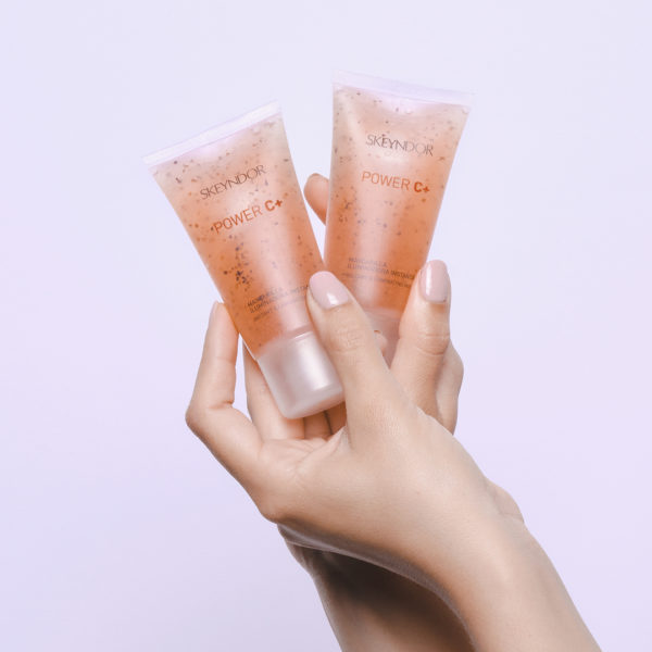 Mascarilla iluminadora instantánea – Power C